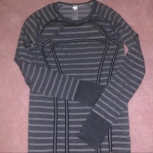 Iveva long sleeve swiftly tee!